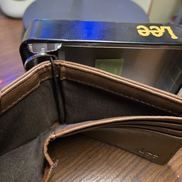 Lee Men Bifold Wallet & KEY Chain - Picture 4 of 7